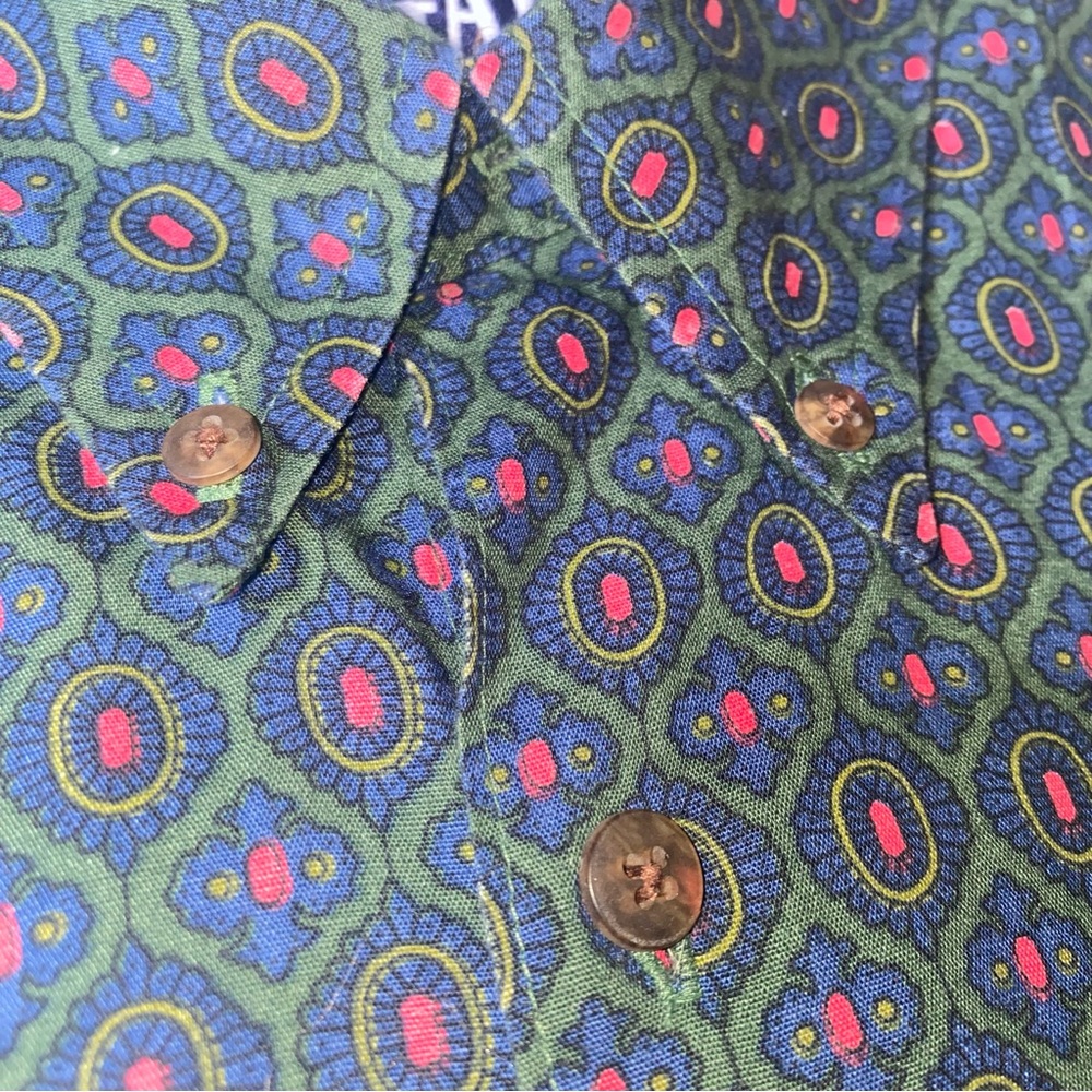 Vintage Gap Geometric Pattern Print Button Down S… - image 3